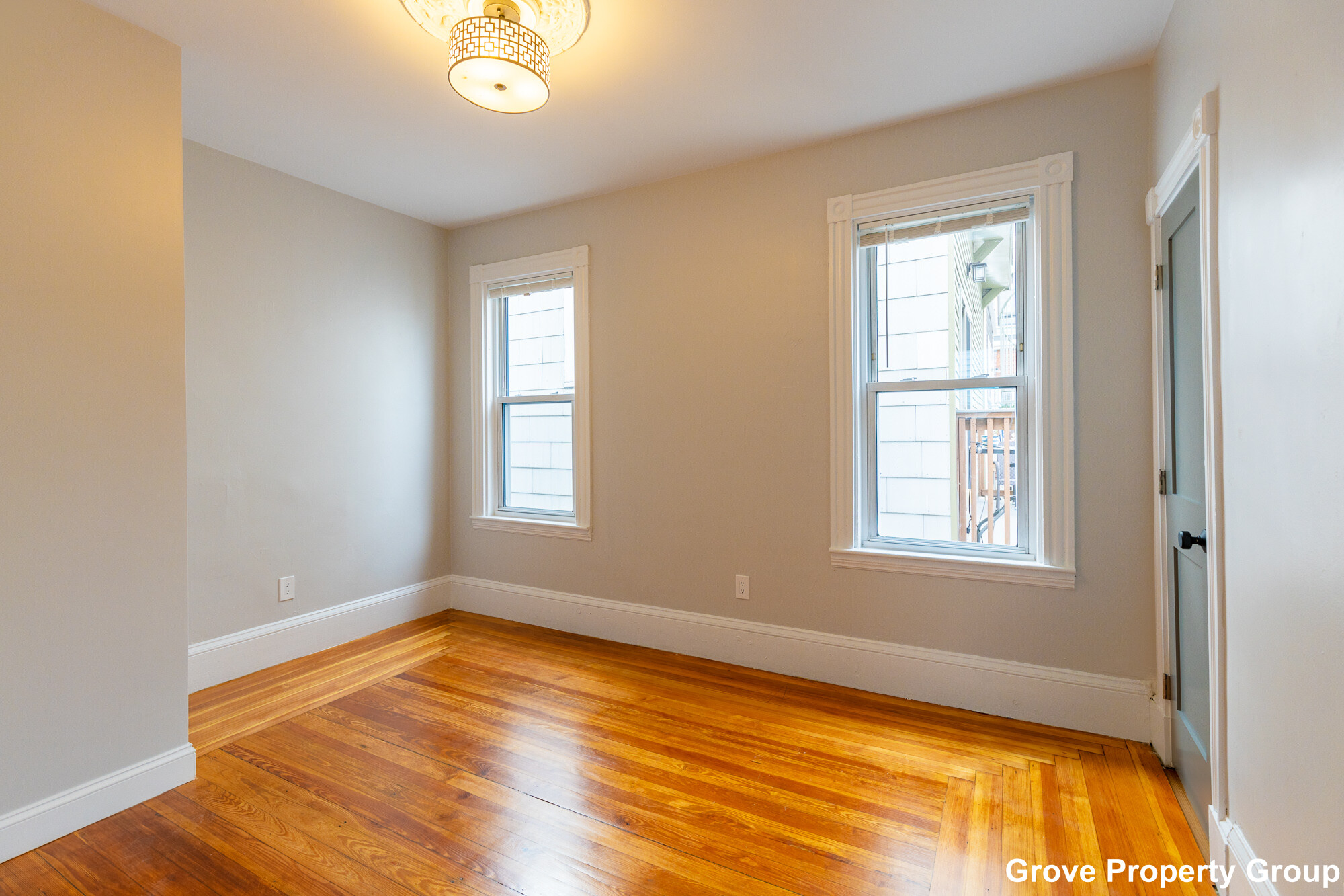 5 bed, 2 bath apartment for rent at 206 L St Unit 3, South Boston — photo 14 of 15
