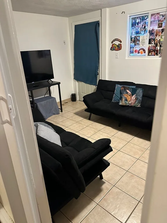 3 bed, 1 bath apartment for rent at 206 Paris St Unit 2, East Boston — photo 3 of 7