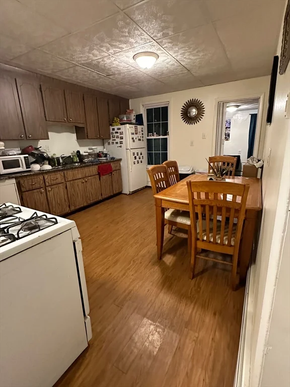 3 bed, 1 bath apartment for rent at 206 Paris St Unit 2, East Boston — photo 1 of 7