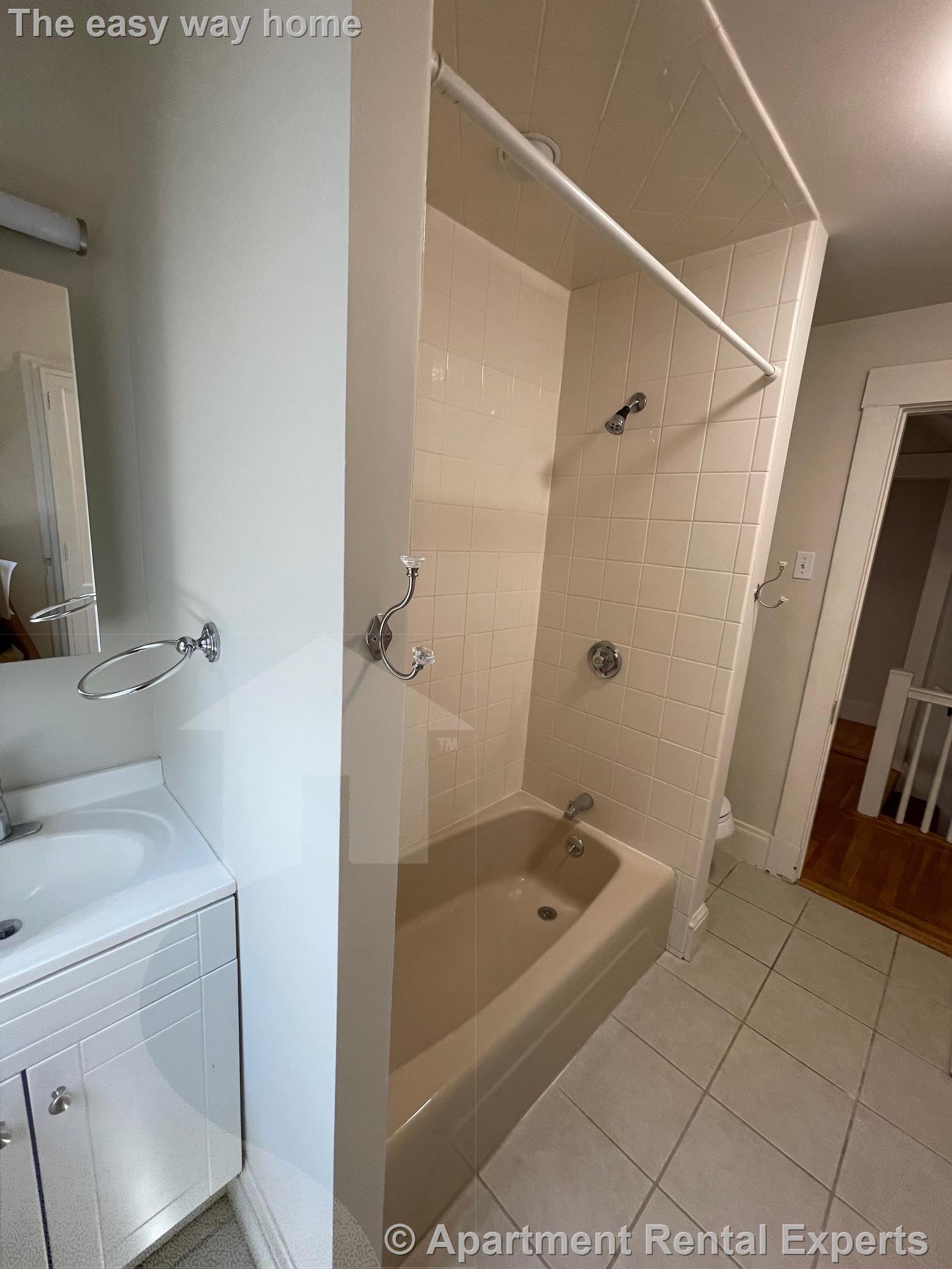 2 bed, 1 bath apartment for rent at 206 West Emerson St Unit 2R, Other — photo 14 of 18