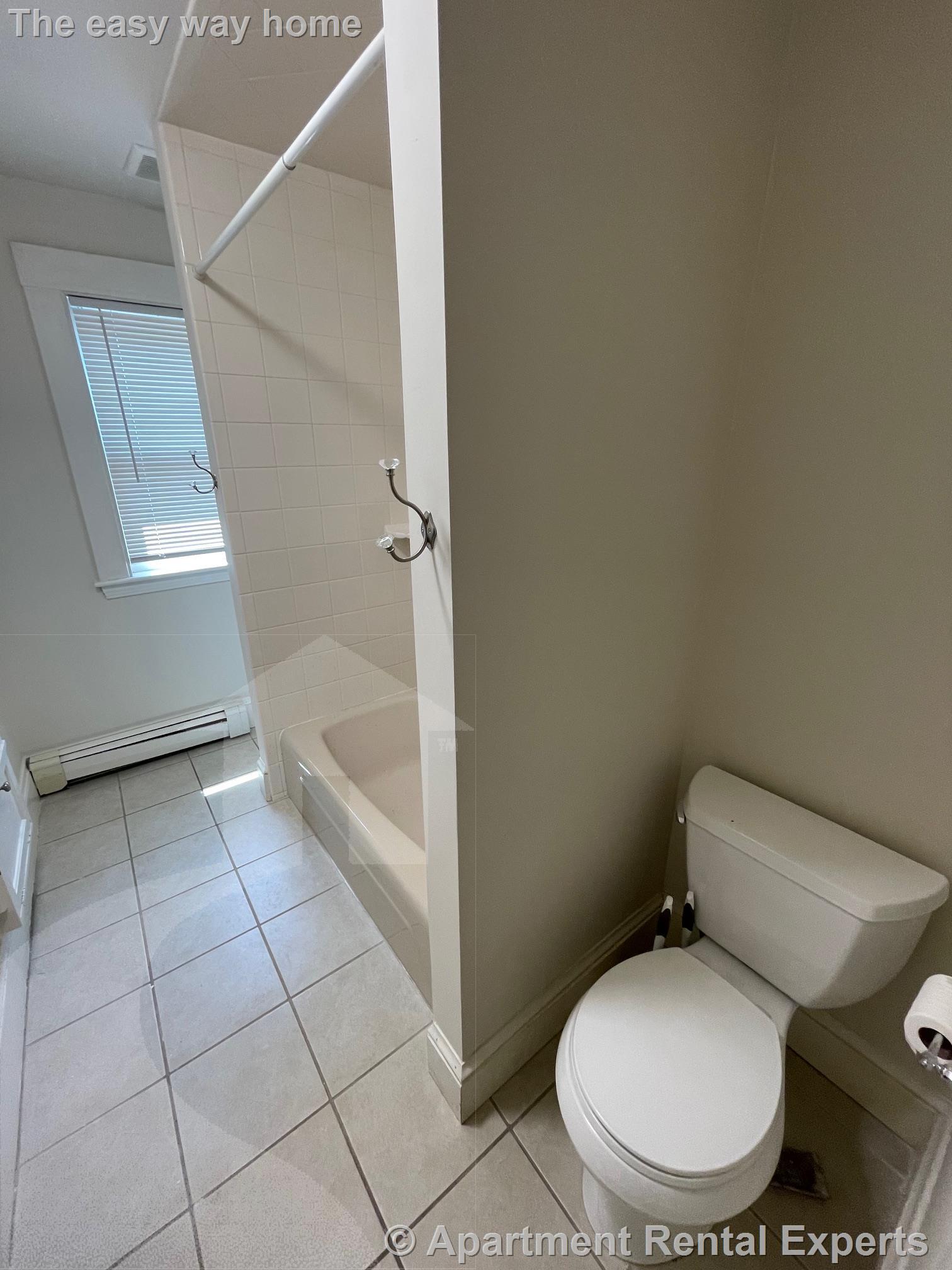 2 bed, 1 bath apartment for rent at 206 West Emerson St Unit 2R, Other — photo 12 of 18