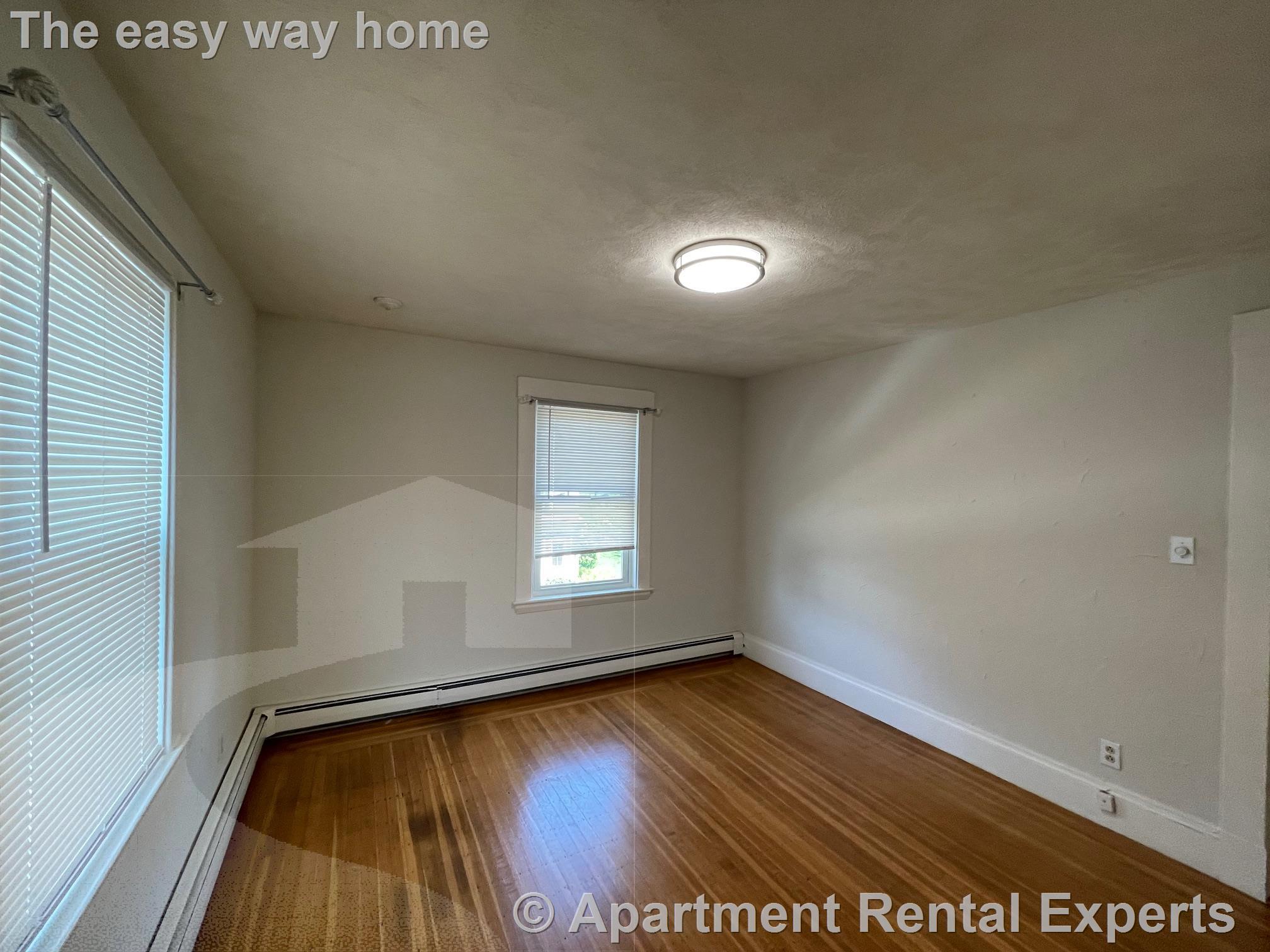 2 bed, 1 bath apartment for rent at 206 West Emerson St Unit 2R, Other — photo 3 of 18