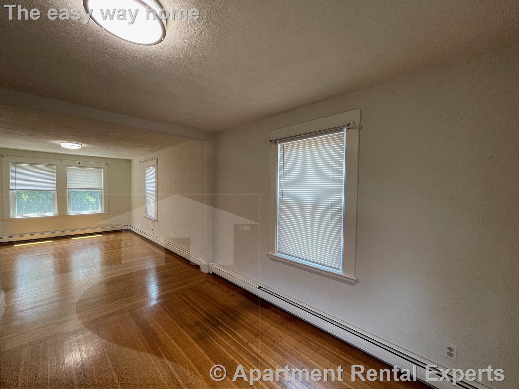 2 bed, 1 bath apartment for rent at 206 West Emerson St Unit 2R, Other — photo 7 of 18