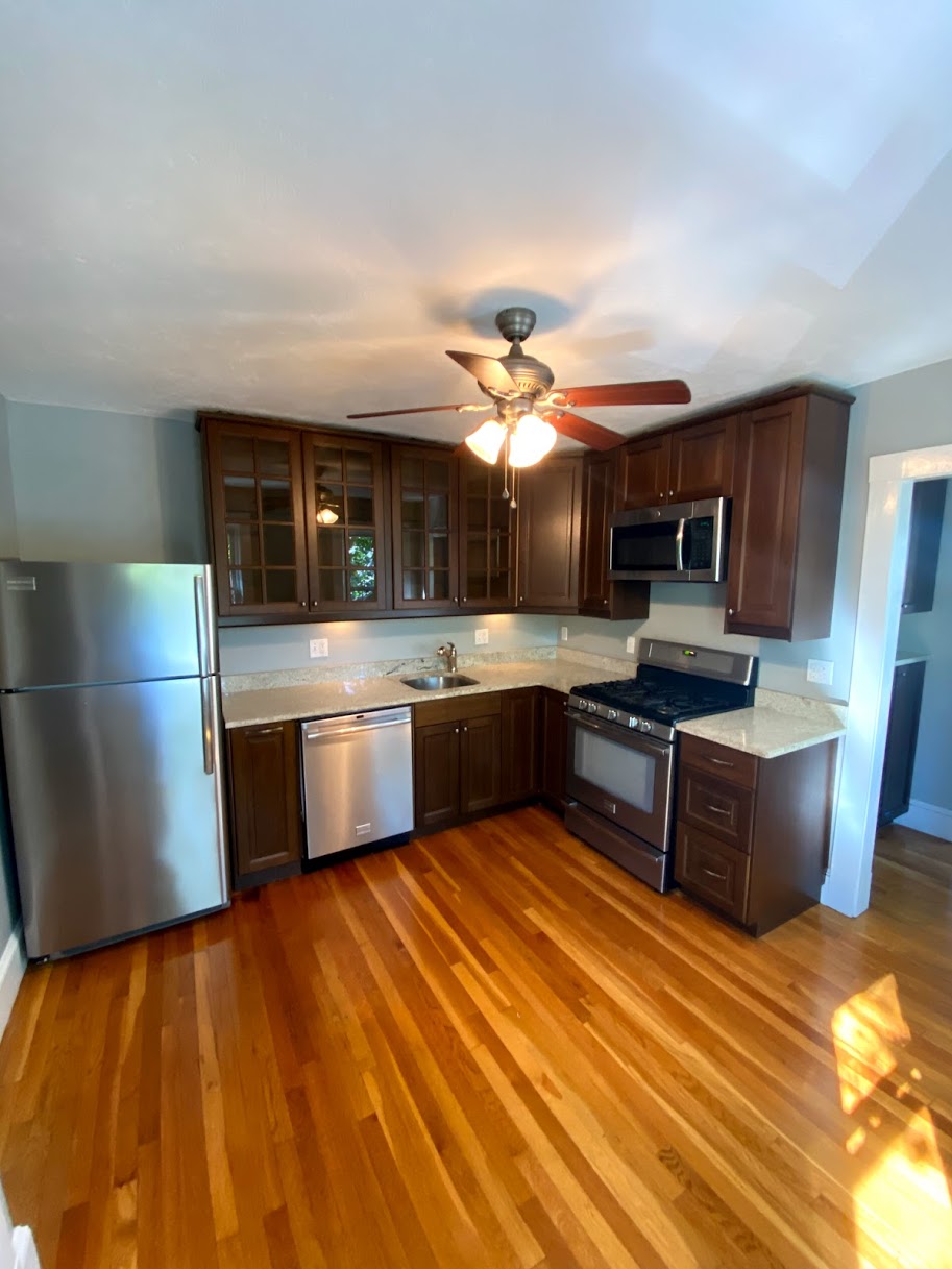 3 bed, 1 bath apartment for rent at 206 Weston St Unit 2, Cedarwood