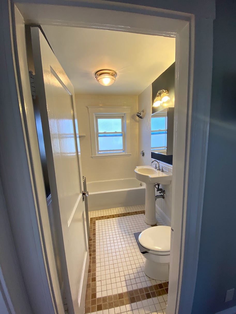 3 bed, 1 bath apartment for rent at 206 Weston St Unit 2, Cedarwood — photo 15 of 19