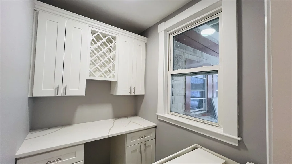 4 bed, 3 bath apartment for rent at 206 Winchester St Unit 206, Coolidge Corner — photo 4 of 14