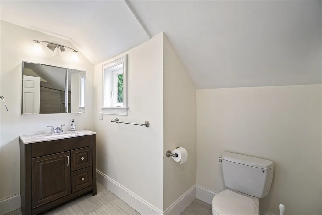 3 bed, 2 bath apartment for rent at 206 Winthrop St Unit 206, Medford — photo 20 of 31
