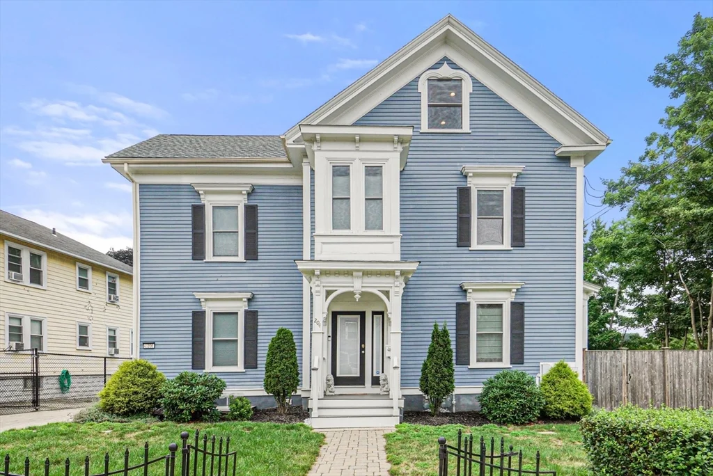 3 bed, 2 bath apartment for rent at 206 Winthrop St Unit 206, Medford