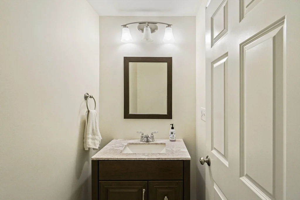 3 bed, 2 bath apartment for rent at 206 Winthrop St Unit 206, Medford — photo 14 of 31