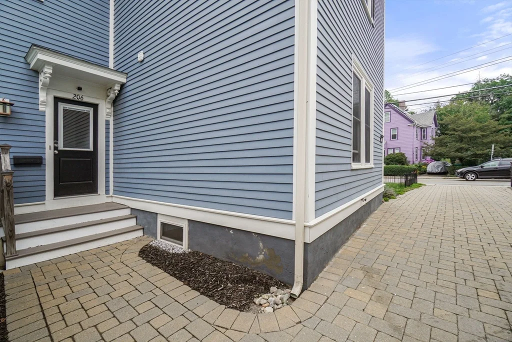 3 bed, 2 bath apartment for rent at 206 Winthrop St Unit 206, Medford — photo 28 of 31
