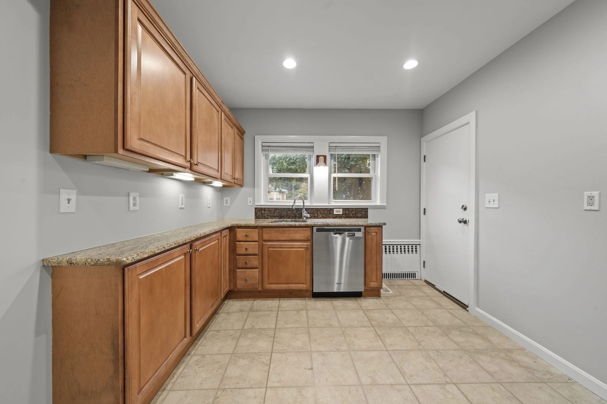 2 bed, 1 bath apartment for rent at 207-209 Main Unit 207, Wyoming — photo 25 of 38