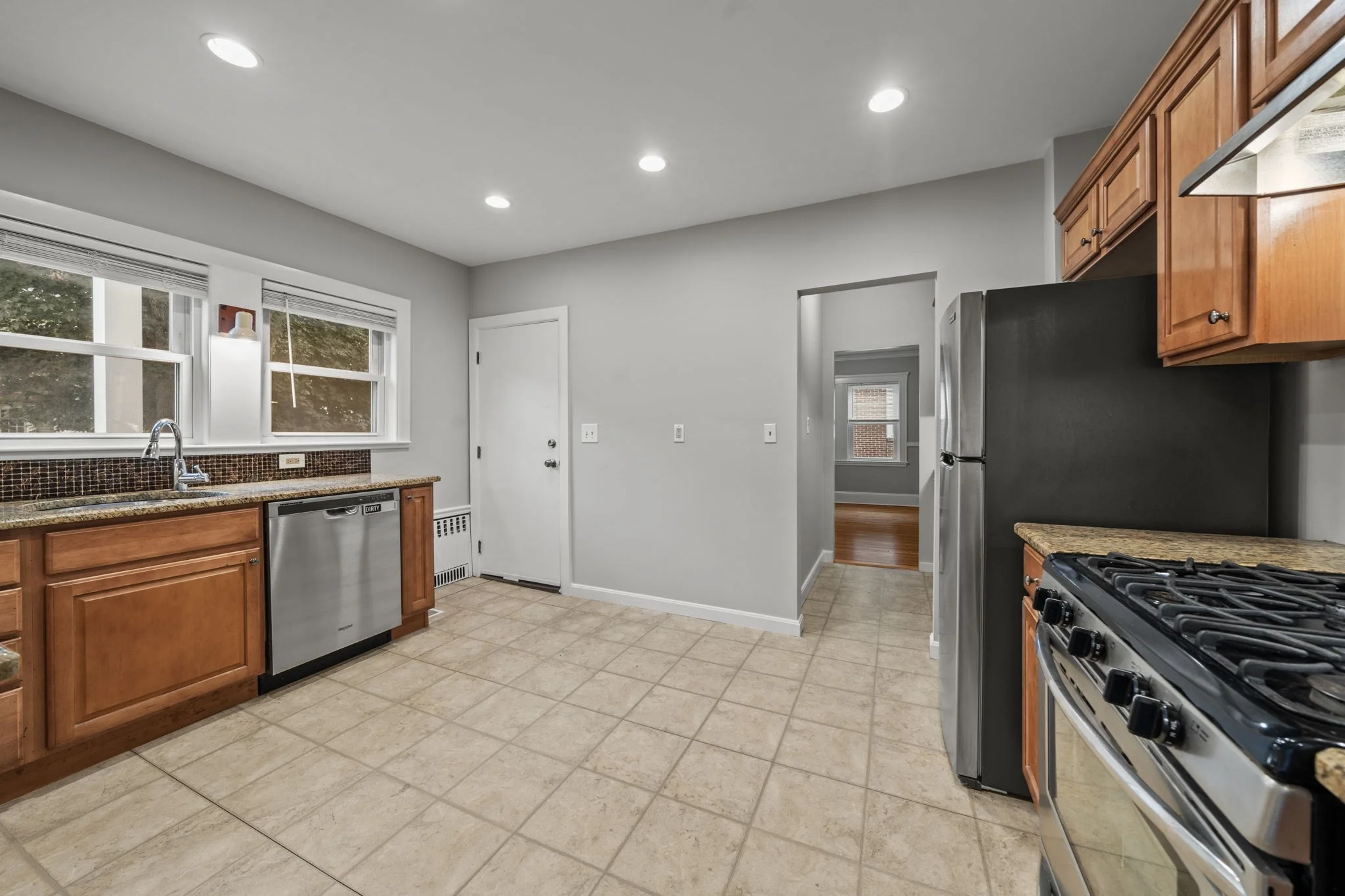 2 bed, 1 bath apartment for rent at 207-209 Main Unit 207, Wyoming — photo 27 of 38