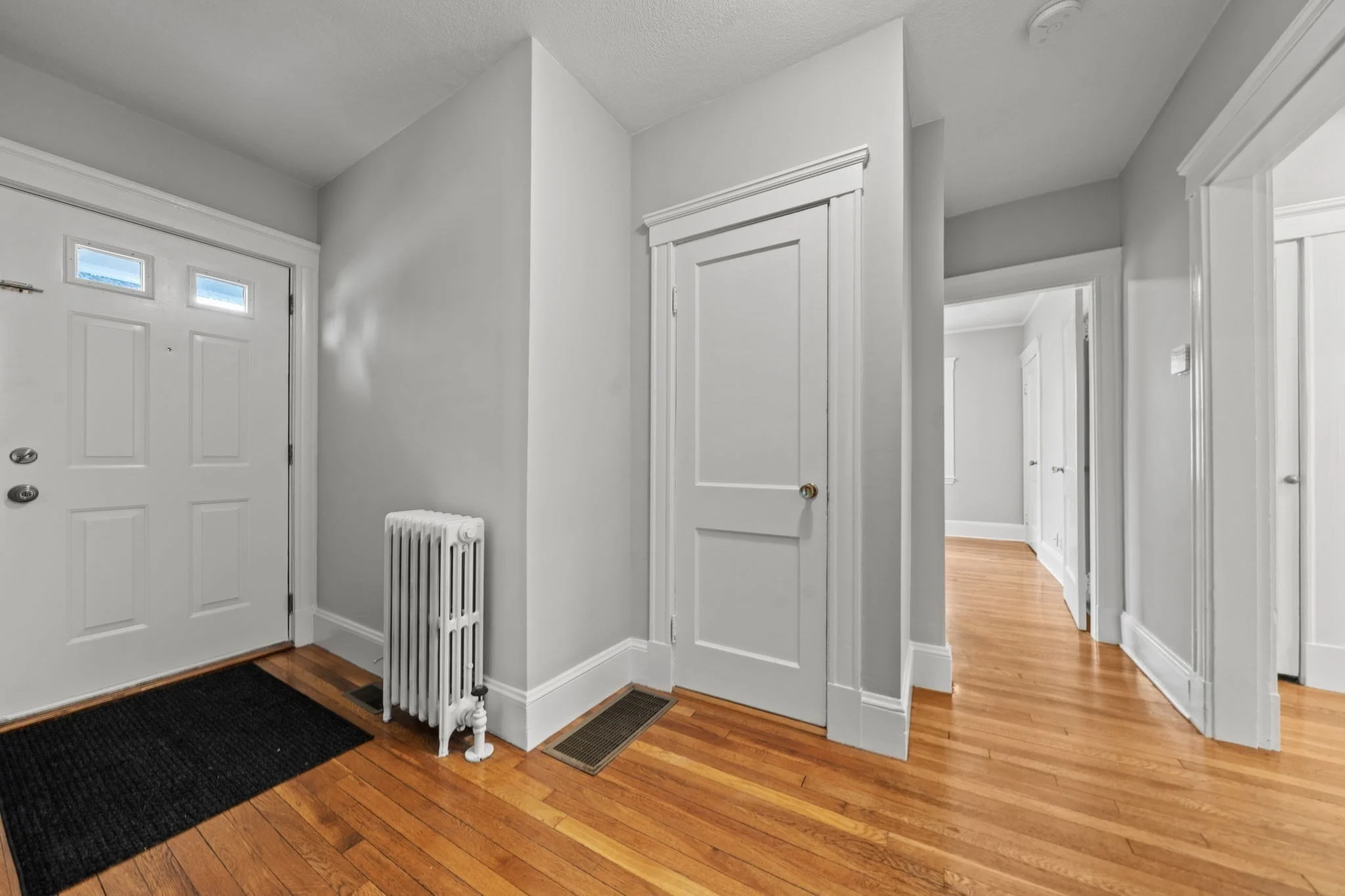 2 bed, 1 bath apartment for rent at 207-209 Main Unit 207, Wyoming — photo 4 of 38