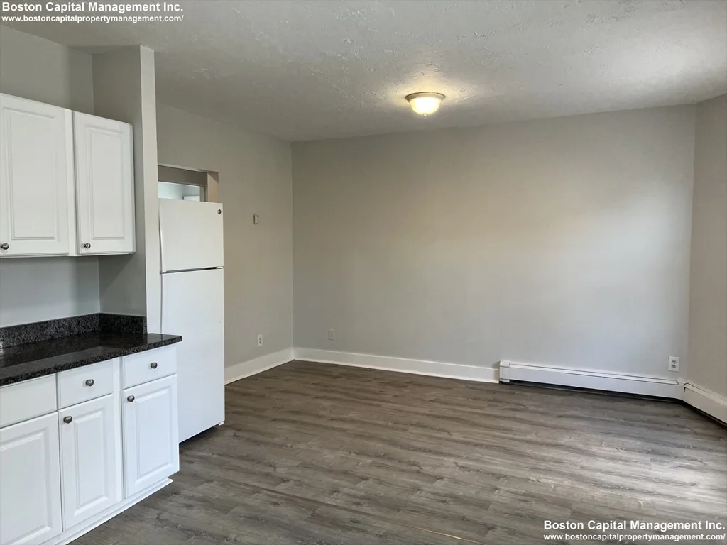 2 bed, 1 bath apartment for rent at 207 Broadway Unit 11, Everett — photo 3 of 14