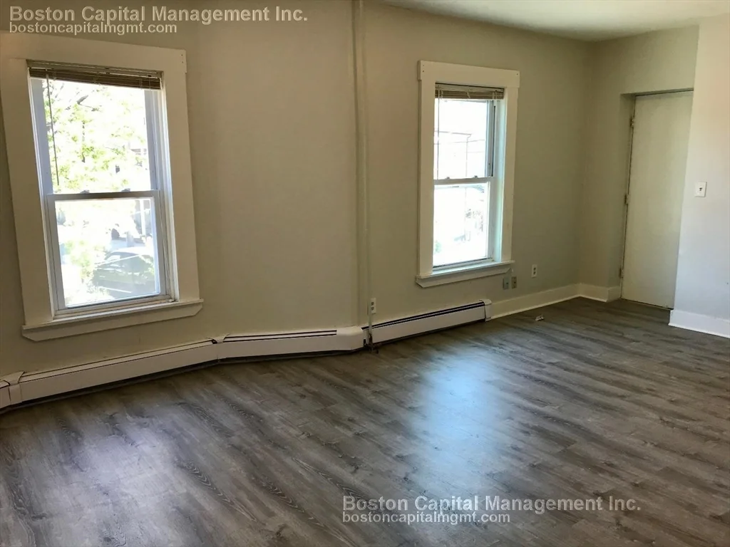 2 bed, 1 bath apartment for rent at 207 Broadway Unit 11, Everett — photo 7 of 14
