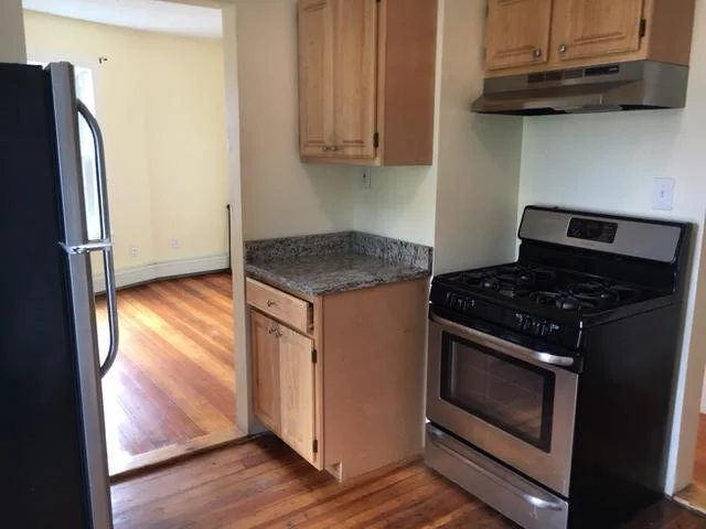 2 bed, 1 bath apartment for rent at 207 Broadway Unit 7, Everett — photo 2 of 12