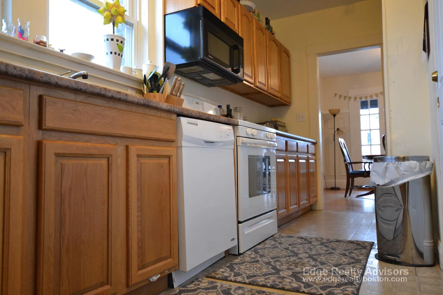 4 bed, 2 bath apartment for rent at 207 Chestnut Hill Ave Unit 3, Brighton — photo 6 of 18