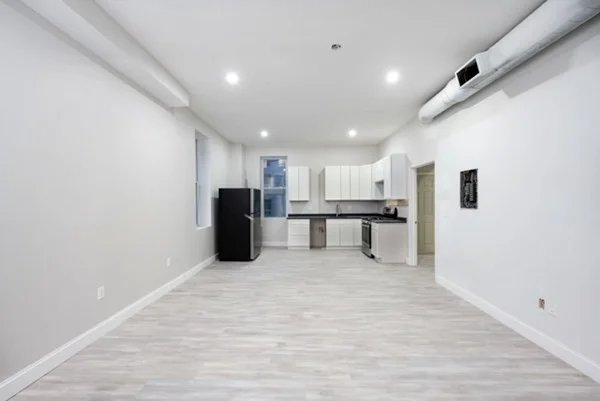 1 bed, 1 bath apartment for rent at 207 Chestnut St Unit 101, Lynn — photo 5 of 7