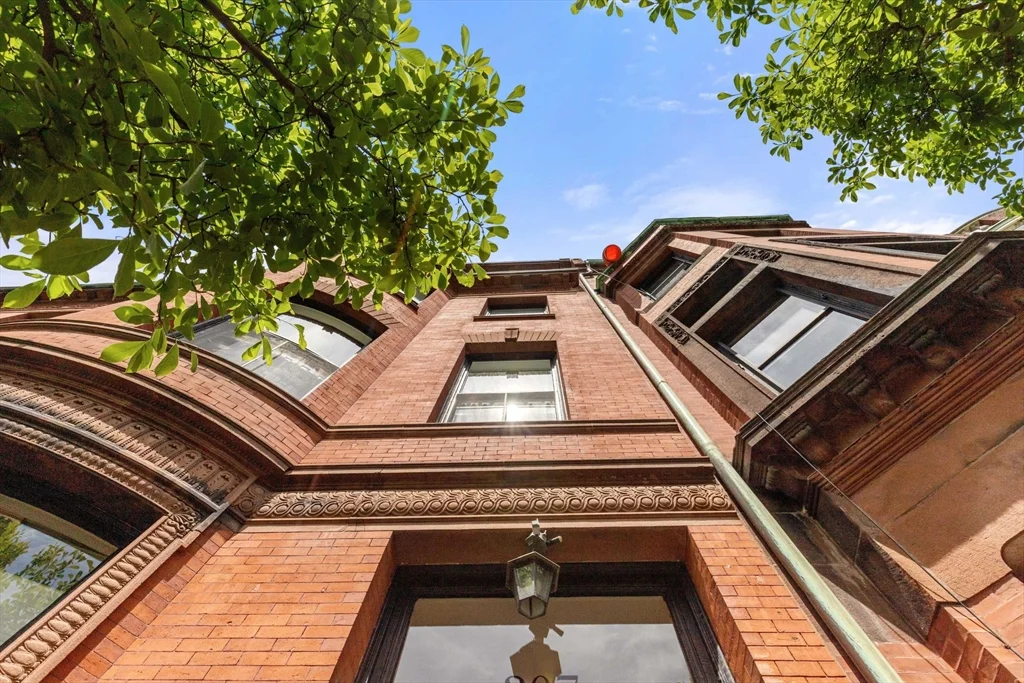 1 bed, 1 bath apartment for rent at 207 Commonwealth Ave Unit 4, Back Bay — photo 10 of 12