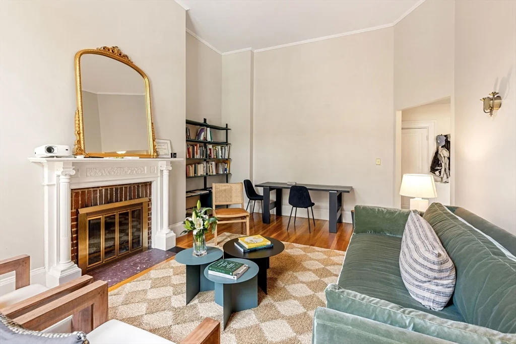 1 bed, 1 bath apartment for rent at 207 Commonwealth Ave Unit 4, Back Bay — photo 3 of 12