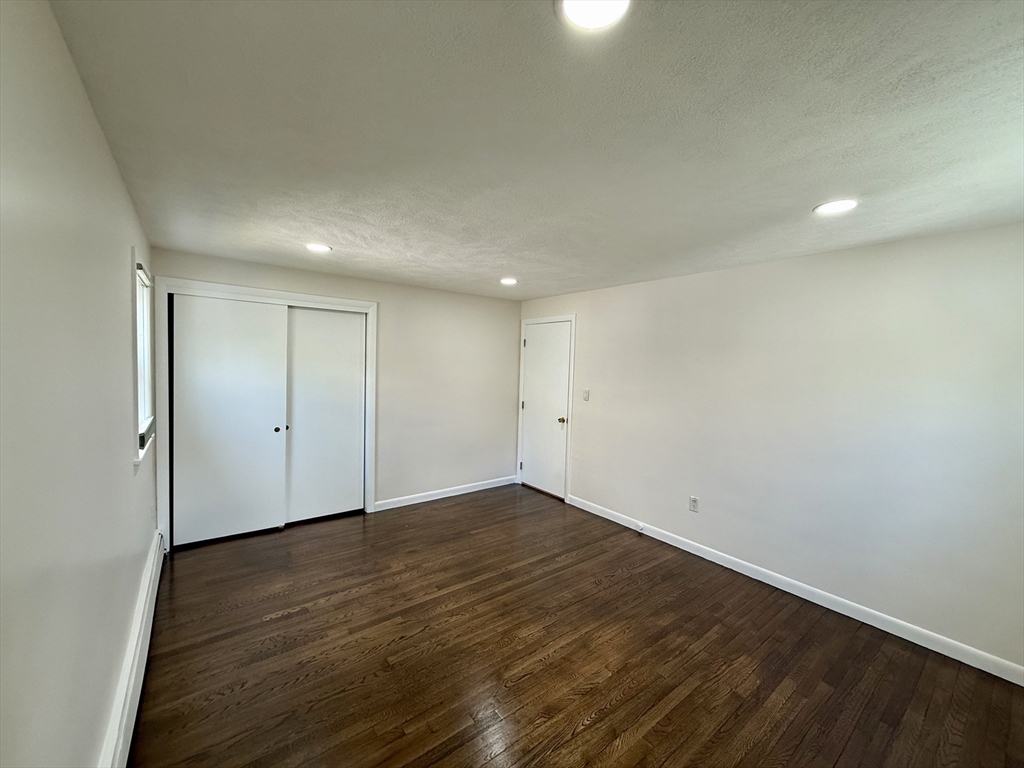 3 bed, 1 bath apartment for rent at 207 Franklin St, Stoneham — photo 9 of 13