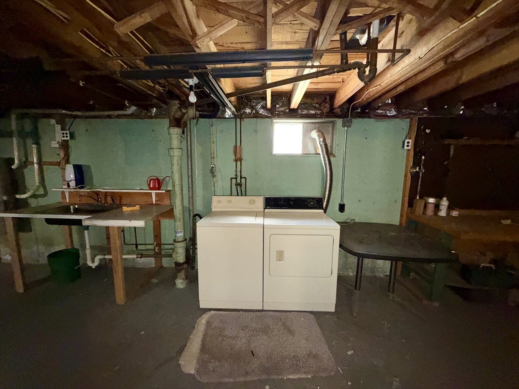 3 bed, 1 bath apartment for rent at 207 Franklin St, Stoneham — photo 12 of 13