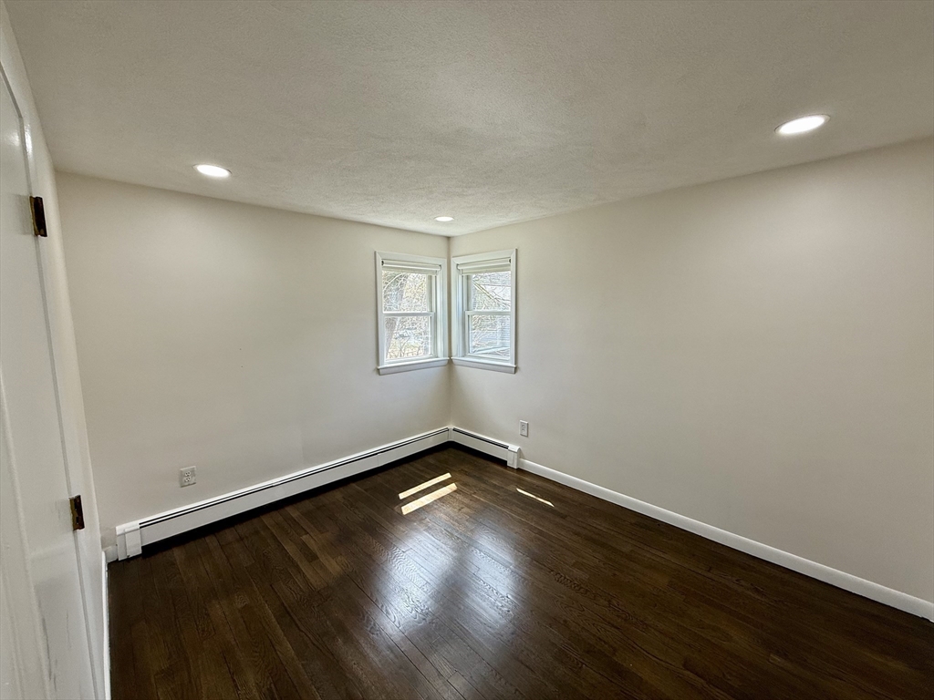 3 bed, 1 bath apartment for rent at 207 Franklin St, Stoneham — photo 7 of 13