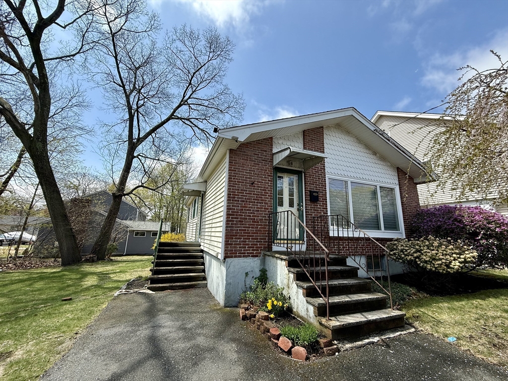 3 bed, 1 bath apartment for rent at 207 Franklin St, Stoneham — photo 1 of 13