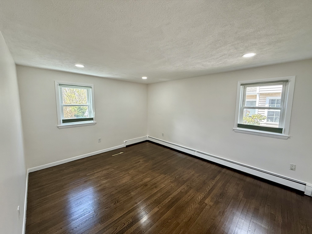 3 bed, 1 bath apartment for rent at 207 Franklin St, Stoneham — photo 8 of 13