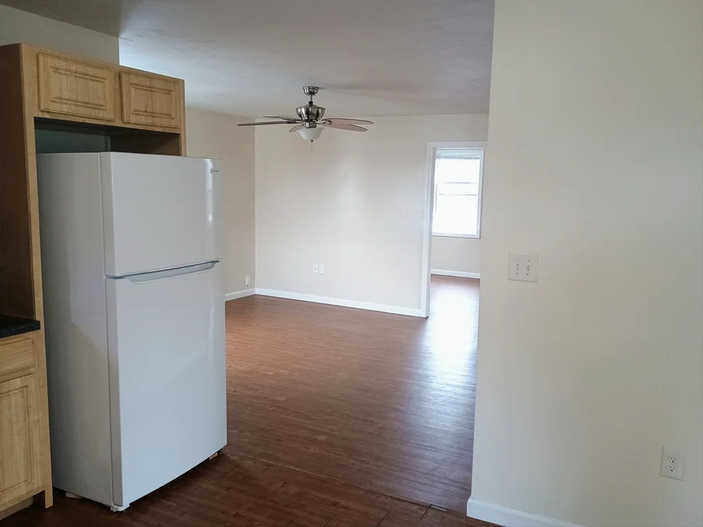 3 bed, 1 bath apartment for rent at 207 High St Unit 3, Taunton — photo 2 of 6