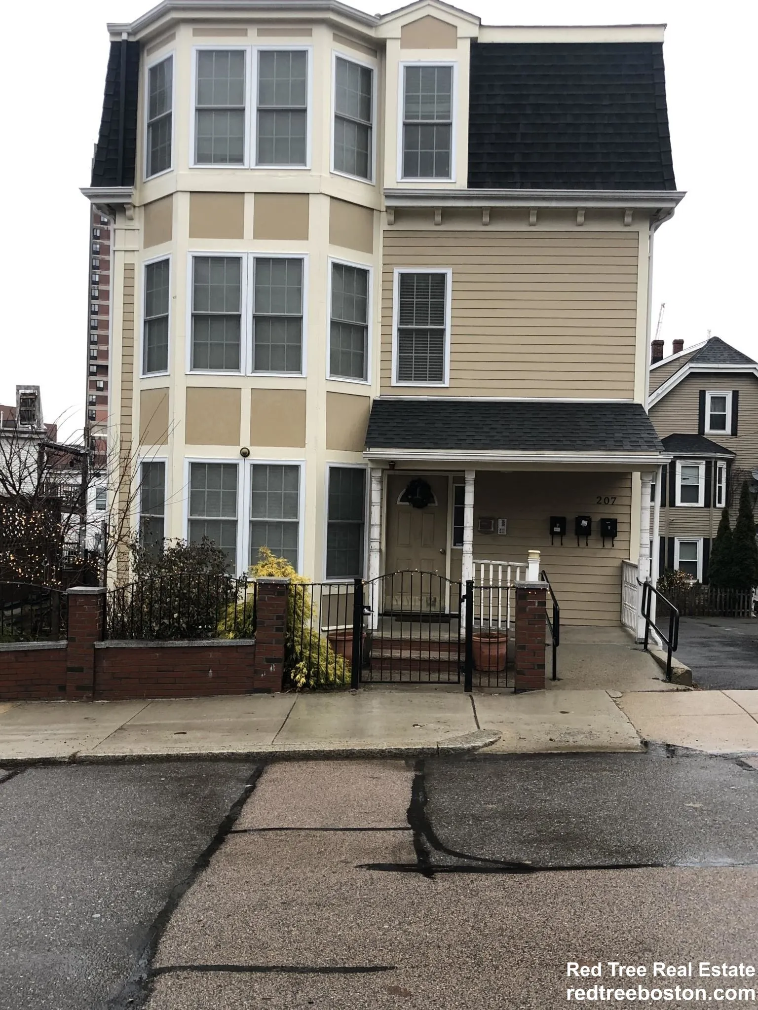 3 bed, 2 bath apartment for rent at 207 Hillside St Unit 2, Roxbury — photo 9 of 11