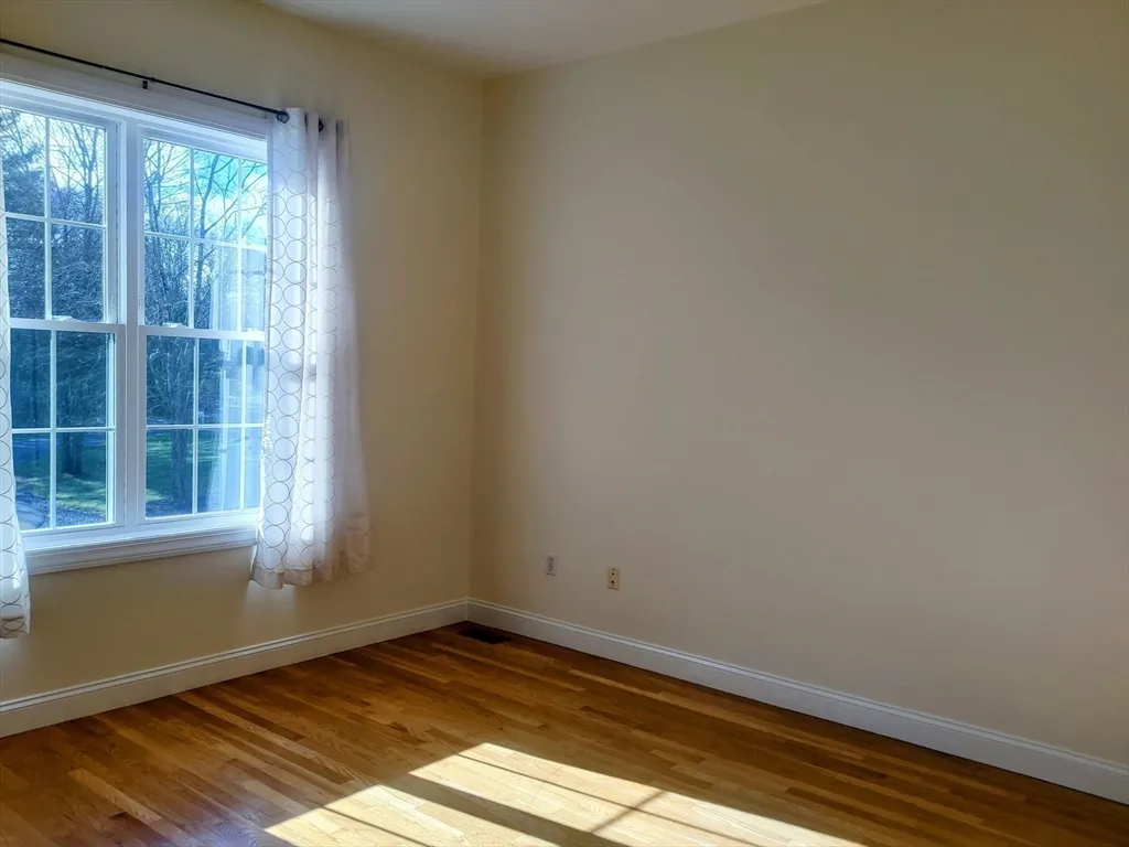 1 bed, 1 bath apartment for rent at 207 John Scott Blvd Unit B, Norton — photo 9 of 21