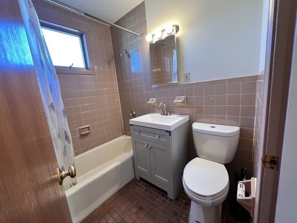 2 bed, 1 bath apartment for rent at 207 Lowell St Unit 2, Somerville — photo 8 of 9