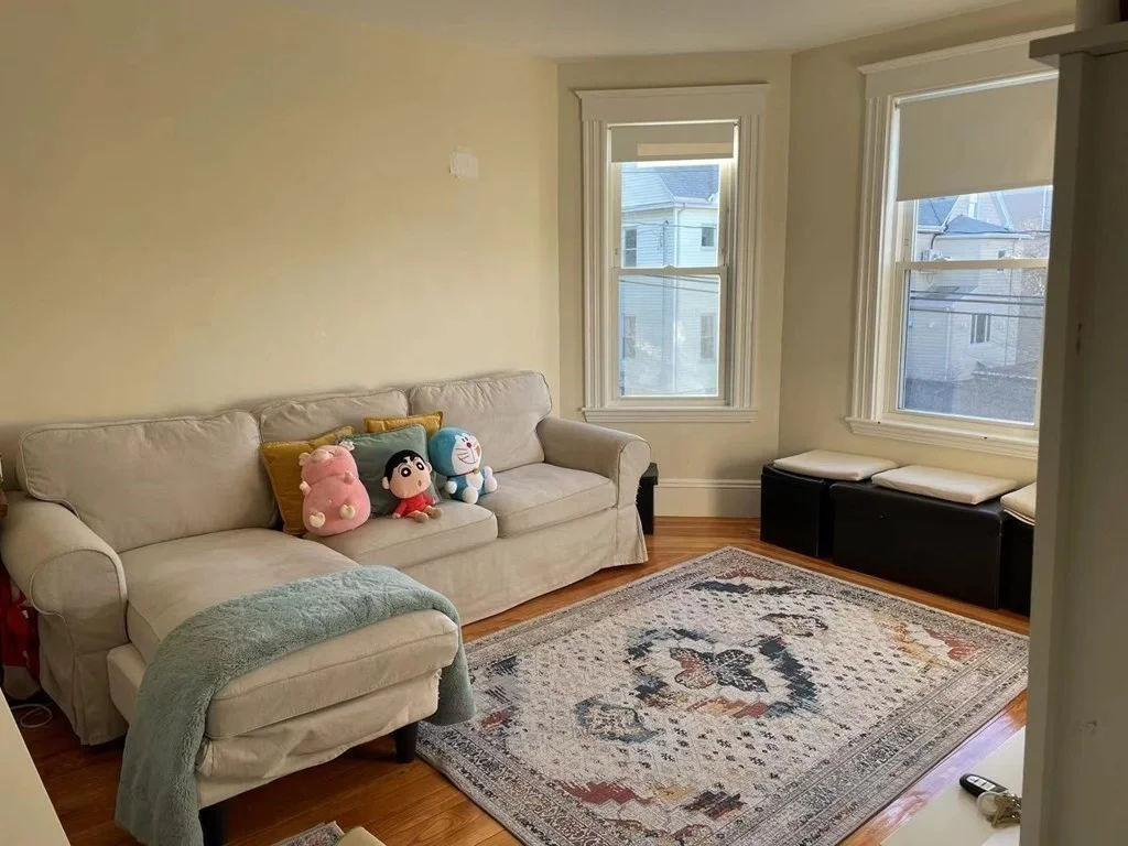 2 bed, 1 bath apartment for rent at 207 Lowell St Unit 2, Somerville — photo 2 of 9