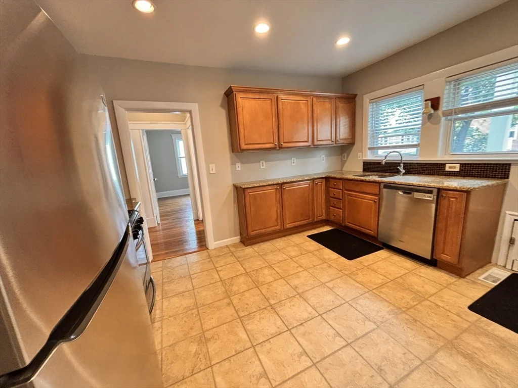2 bed, 1 bath apartment for rent at 207 Main St Unit 207, Melrose — photo 2 of 10