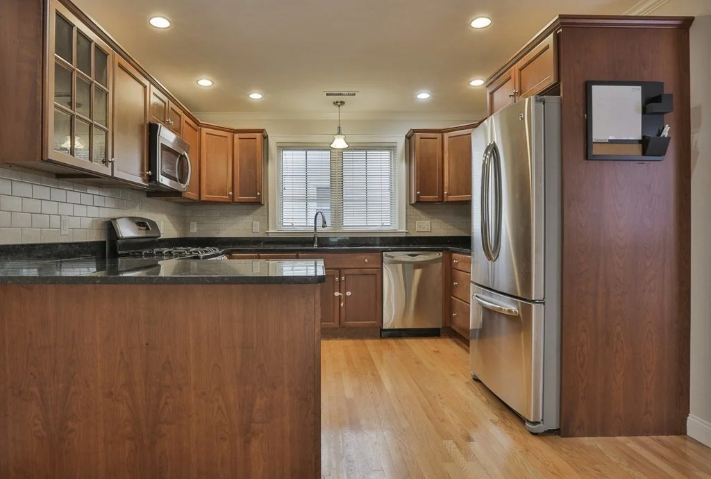 3 bed, 2 bath apartment for rent at 207 Renfrew St Unit 207, Arlington — photo 7 of 11