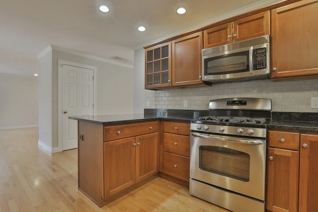 3 bed, 2 bath apartment for rent at 207 Renfrew St Unit 207, Arlington — photo 6 of 11