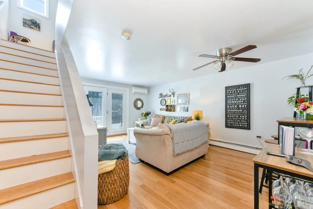 4 bed, 3 bath apartment for rent at 207 W 6th Unit 1, South Boston — photo 4 of 25