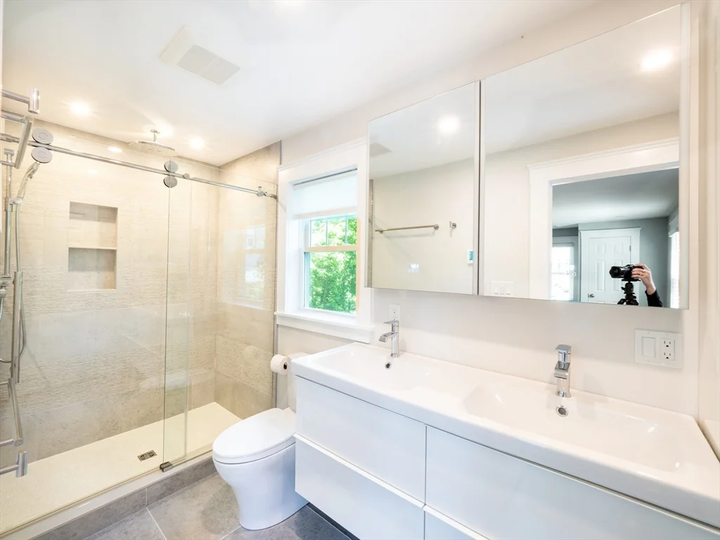 4 bed, 3 bath apartment for rent at 2075 Beacon St, Newton — photo 19 of 38