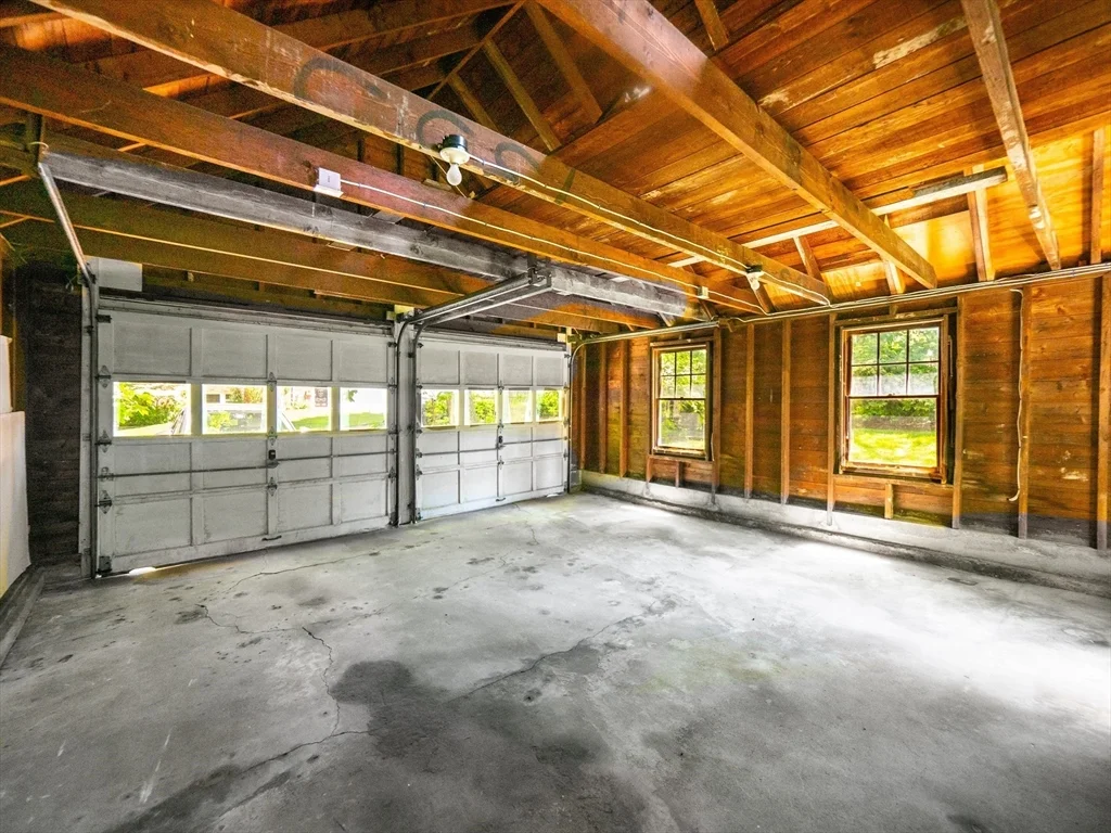 4 bed, 3 bath apartment for rent at 2075 Beacon St, Newton — photo 36 of 38