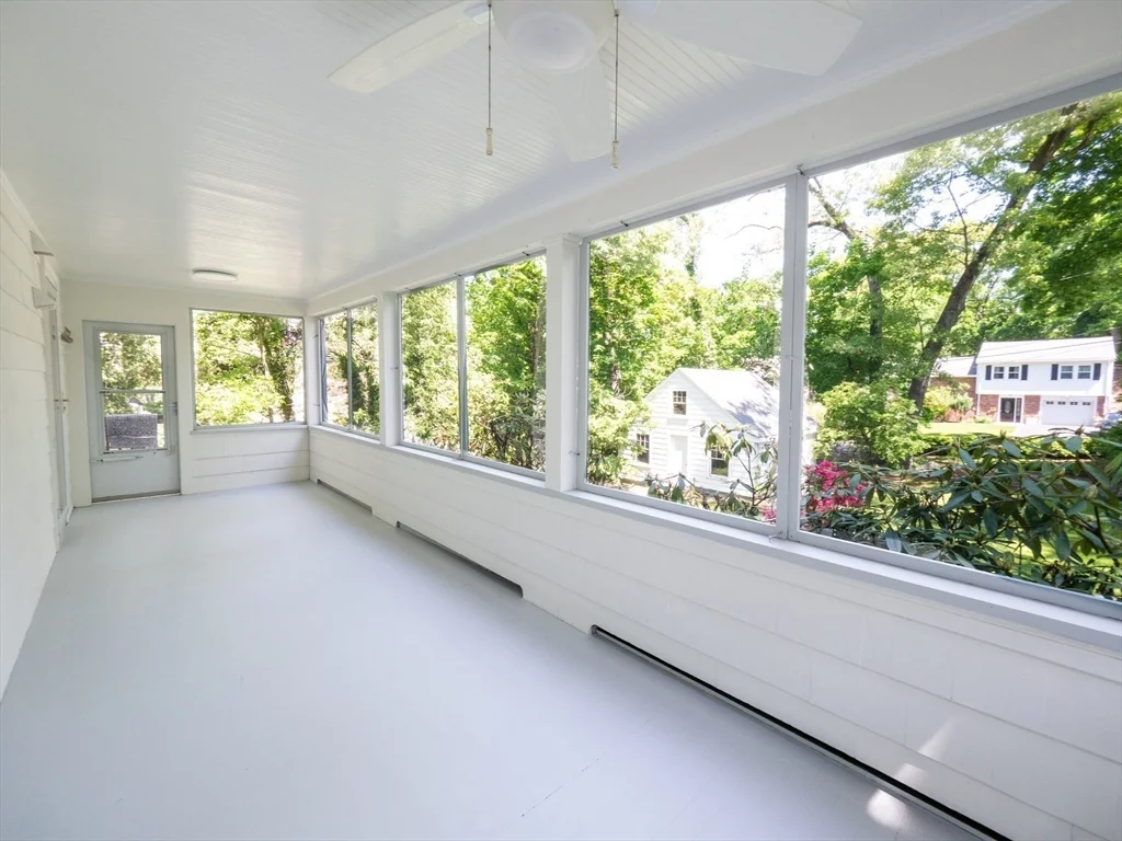 4 bed, 3 bath apartment for rent at 2075 Beacon St, Newton — photo 34 of 38