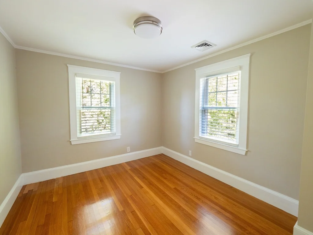 4 bed, 3 bath apartment for rent at 2075 Beacon St, Newton — photo 29 of 38