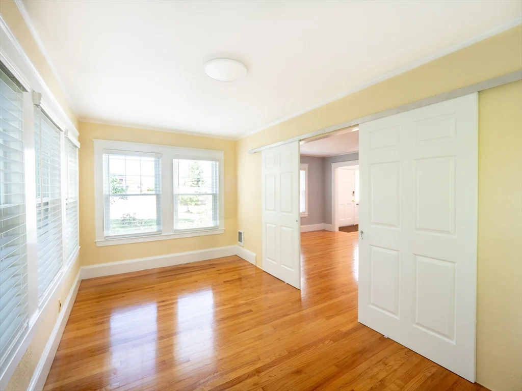 4 bed, 3 bath apartment for rent at 2075 Beacon St, Newton — photo 12 of 38