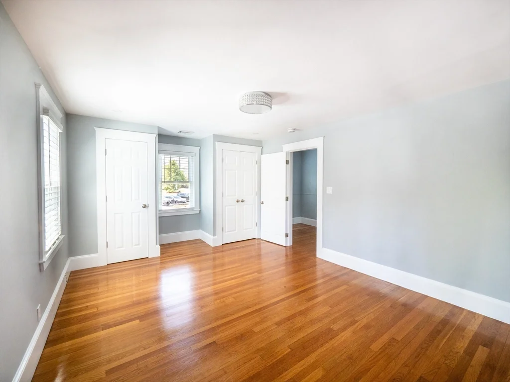 4 bed, 3 bath apartment for rent at 2075 Beacon St, Newton — photo 24 of 38