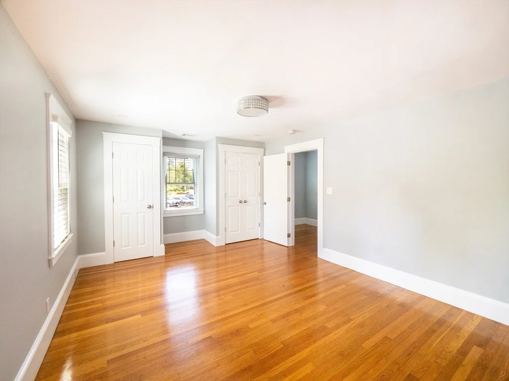 4 bed, 3 bath apartment for rent at 2075 Beacon St, Newton — photo 18 of 38