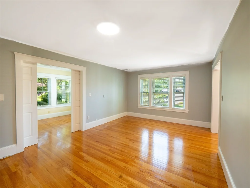 4 bed, 3 bath apartment for rent at 2075 Beacon St, Newton — photo 7 of 38