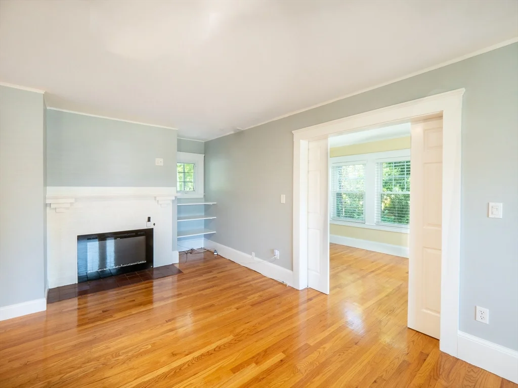 4 bed, 3 bath apartment for rent at 2075 Beacon St, Newton — photo 10 of 38