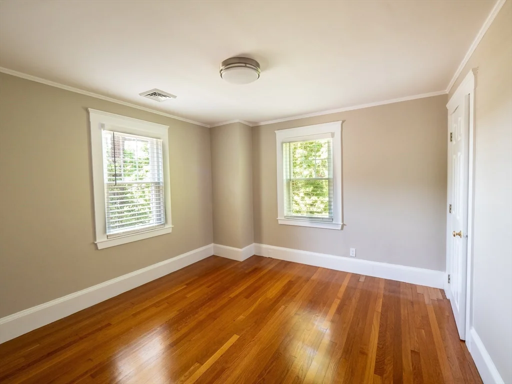 4 bed, 3 bath apartment for rent at 2075 Beacon St, Newton — photo 25 of 38