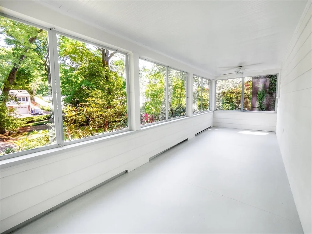 4 bed, 3 bath apartment for rent at 2075 Beacon St, Newton — photo 33 of 38