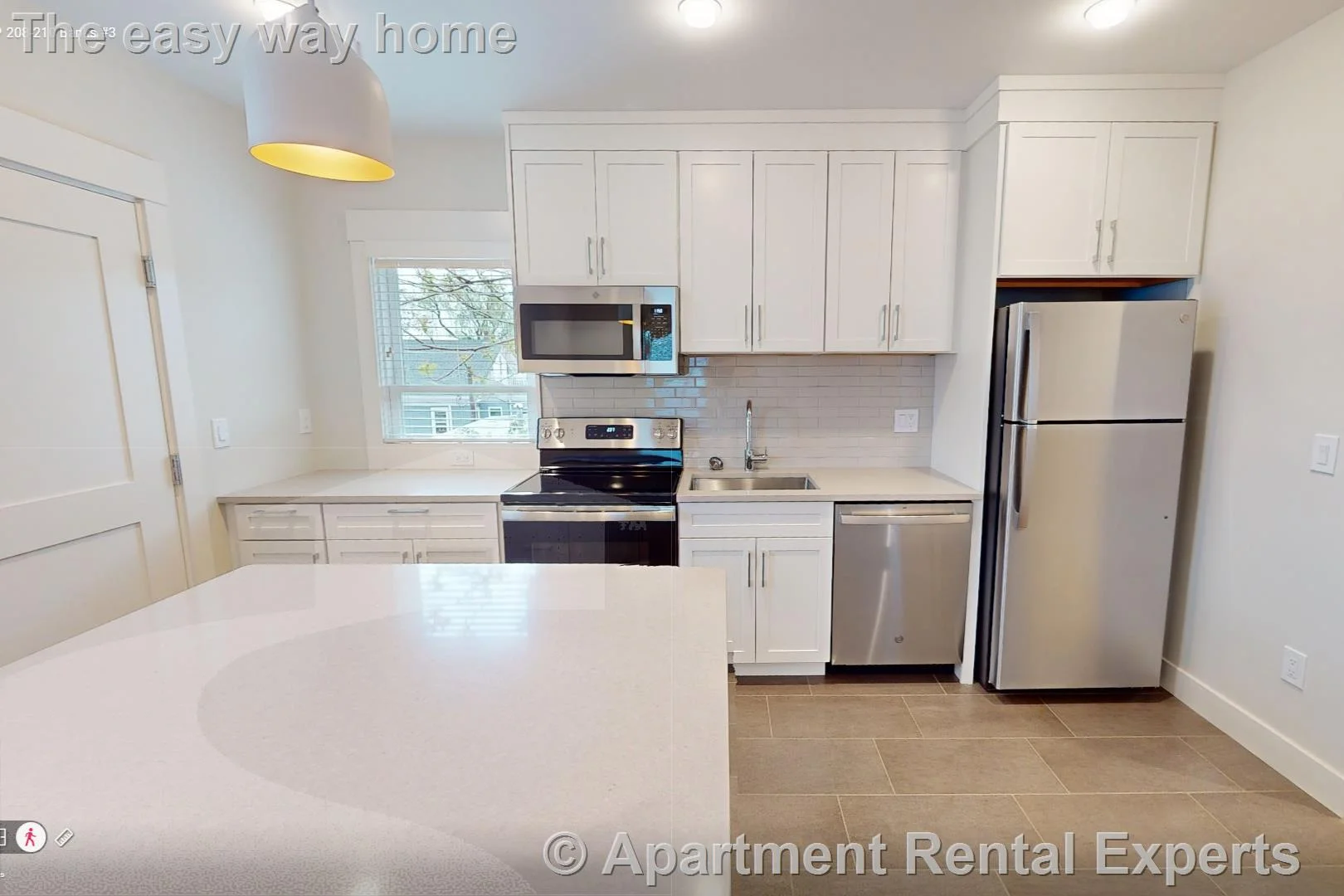 2 bed, 1 bath apartment for rent at 208-210 Banks St Unit 3, Riverside — photo 4 of 10